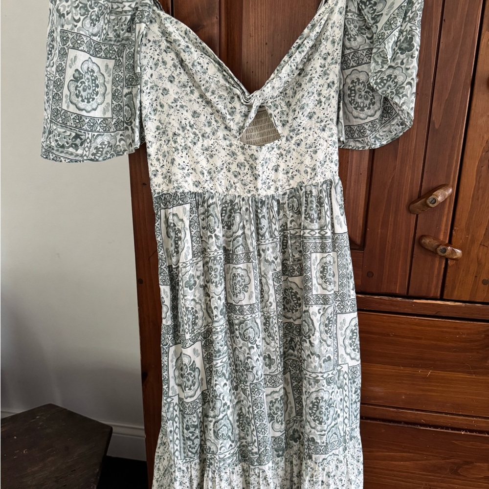 Abercrombie & Fitch Sage Green Floral Patchwork Maxi Dress - Picture 2 of 5